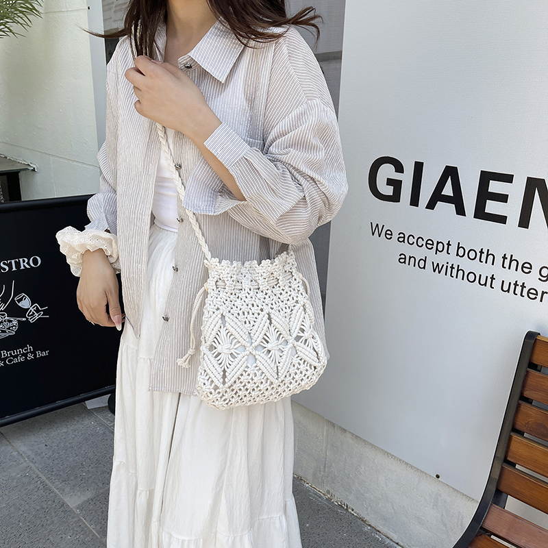 LEFTSIDE Weave Small Shoulder  - Crochet Bag Raffia recensie en prijs